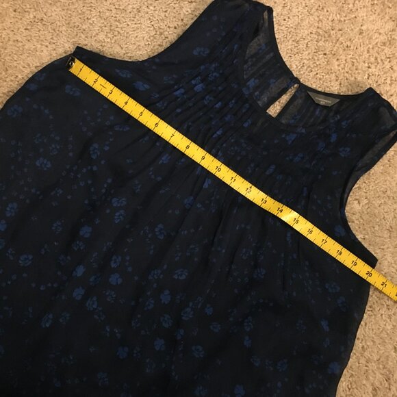 Denver Hayes Floral Pintuck Sleeveless Blouse With Built In Camisole - Picture 3 of 15